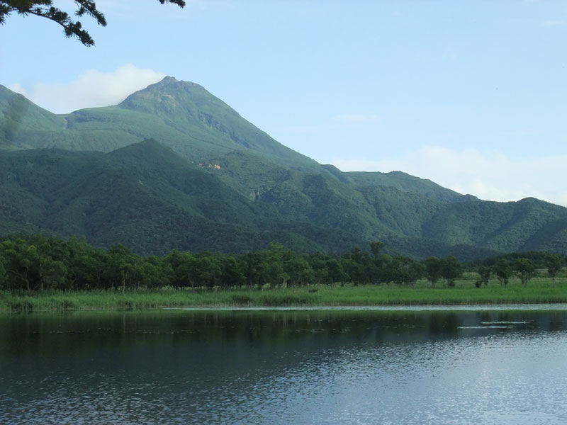羅臼岳と一湖