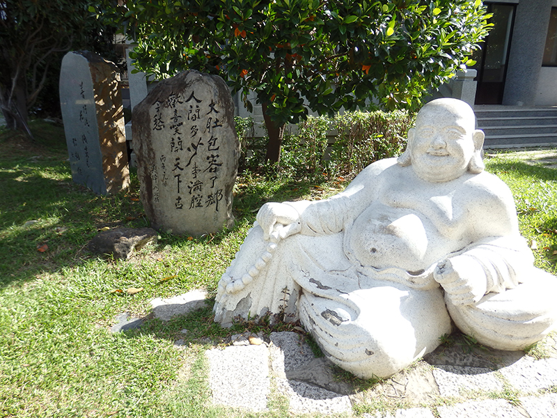 白い弥勒様