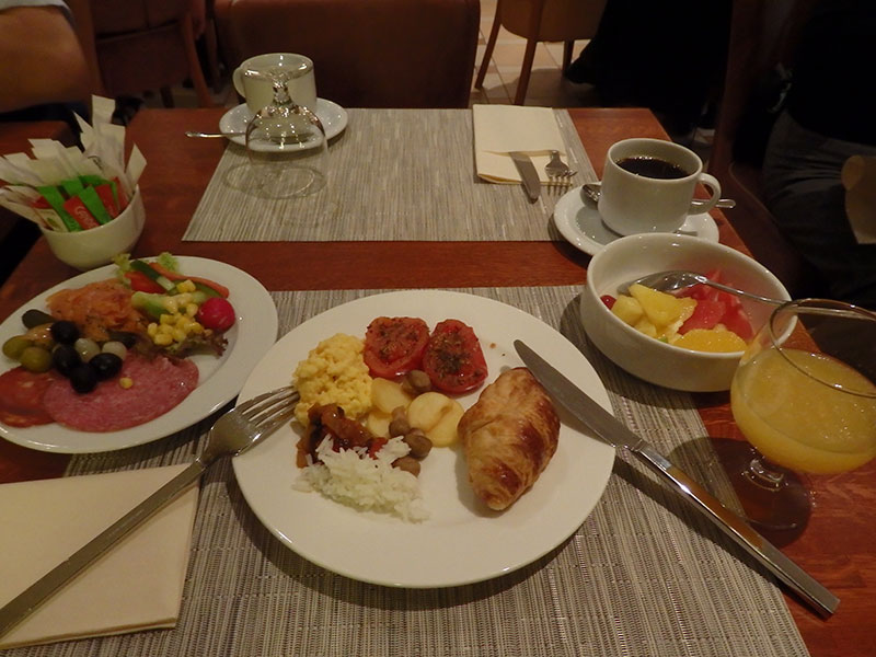 朝食
