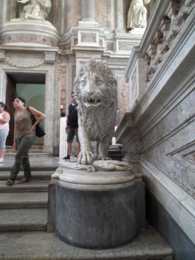 獅子の像