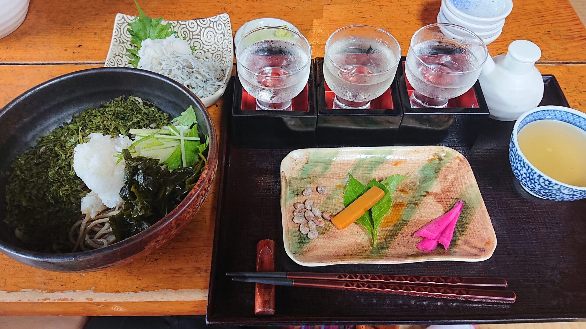 利き酒セットと磯香おろしそば