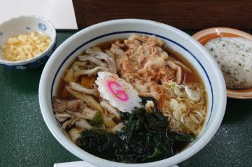 舞茸肉うどんと山椒おにぎり