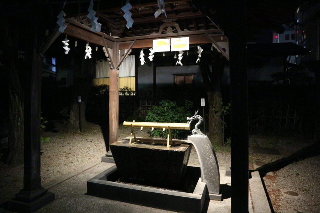 歌懸稻荷神社　手水舎