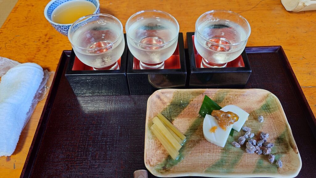 利き酒セット
志太泉(普通生原酒船後り)、小夜衣(純米無濾過生原酒)、英君 (純米生)