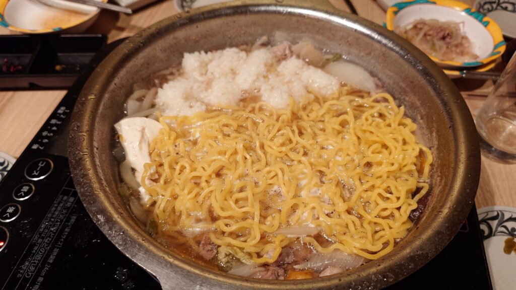〆のラーメンとお米