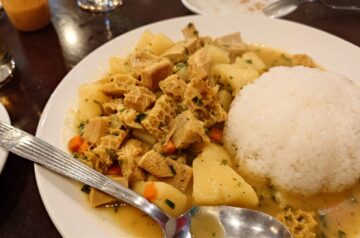cau cau 牛ハチの巣とポテトの煮込み