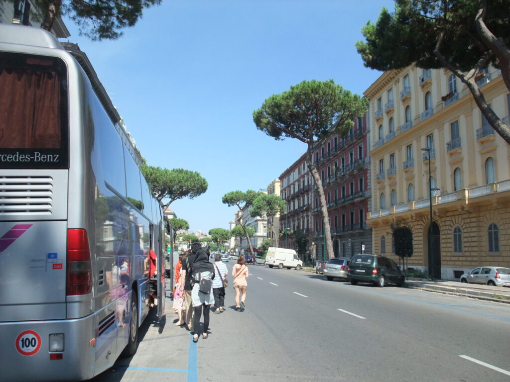 イタリアの観光バス